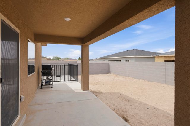 2506 Calle Del Los Claveles, Belen, NM 87002