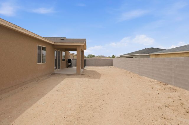 2506 Calle Del Los Claveles, Belen, NM 87002