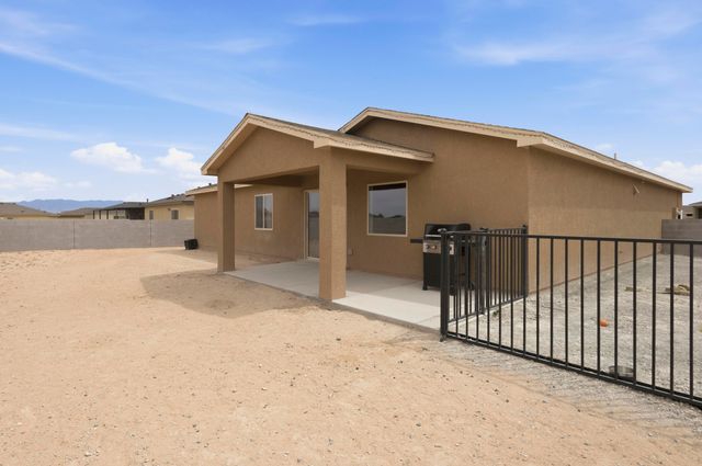 2506 Calle Del Los Claveles, Belen, NM 87002