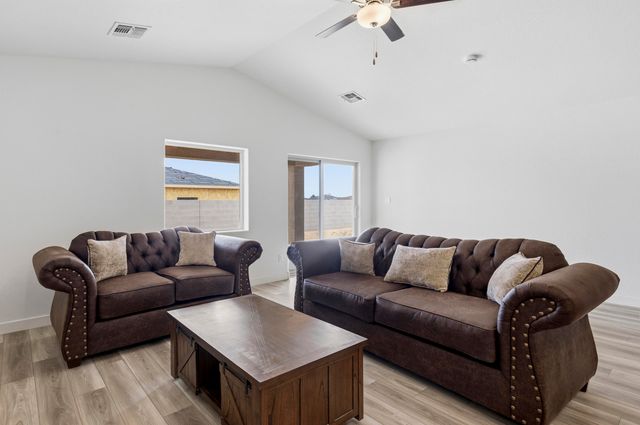 2506 Calle Del Los Claveles, Belen, NM 87002