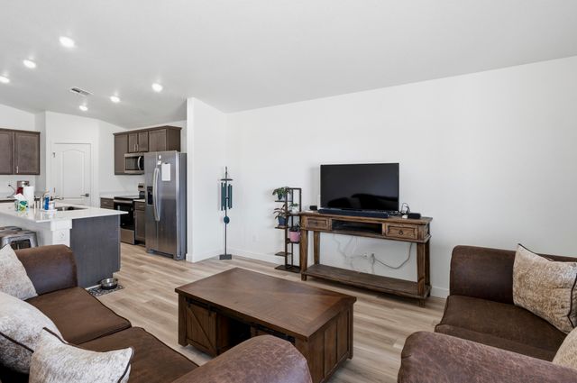 2506 Calle Del Los Claveles, Belen, NM 87002