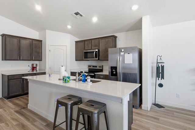 2506 Calle Del Los Claveles, Belen, NM 87002