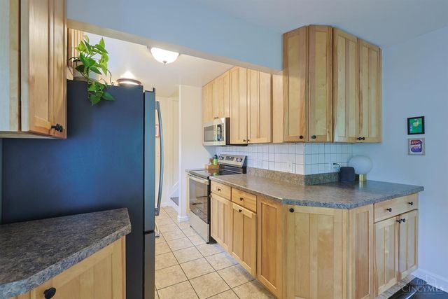444 W Sharon Road, Springdale, OH 45246