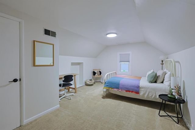 444 W Sharon Road, Springdale, OH 45246