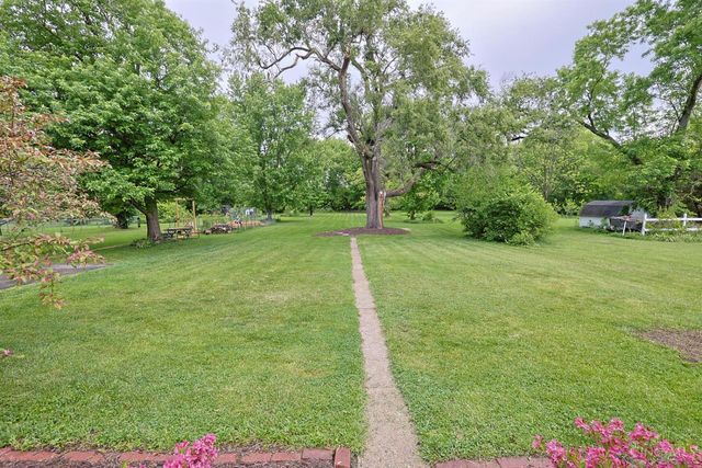 444 W Sharon Road, Springdale, OH 45246