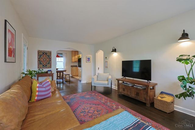 444 W Sharon Road, Springdale, OH 45246