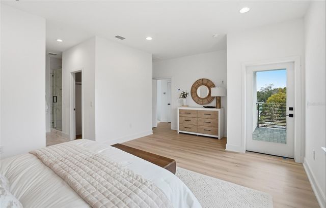 3002 W PLATT 5, Tampa, FL 33609