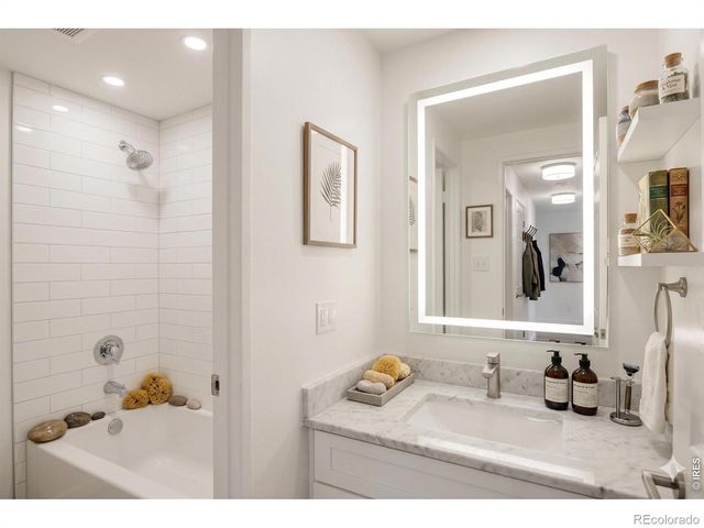 855 N Pennsylvania Street 301, Denver, CO 80203