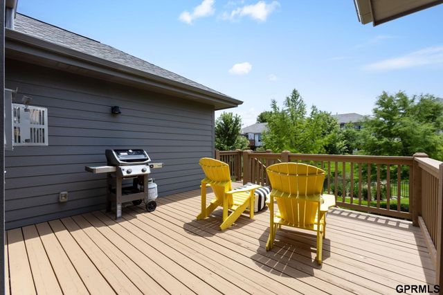 15463 Ogden Circle, Omaha, NE 68116