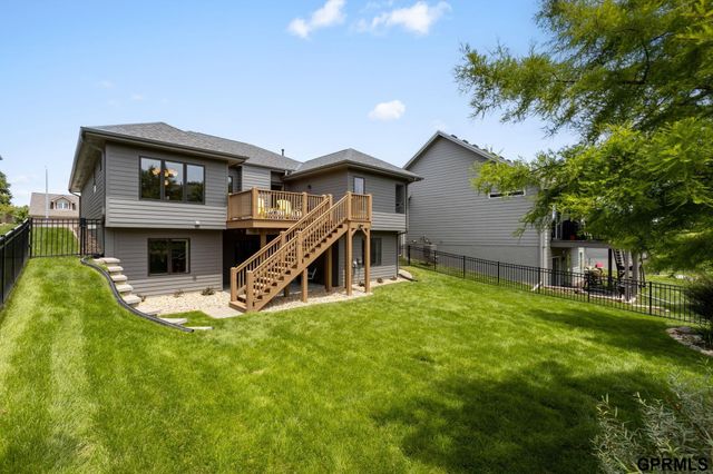 15463 Ogden Circle, Omaha, NE 68116