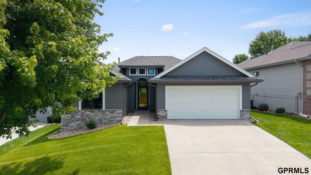 15463 Ogden Circle, Omaha, NE 68116