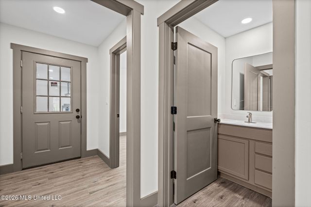 709 Coleman Avenue, Holly Springs, MS 38635