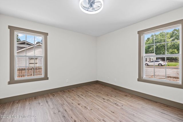 709 Coleman Avenue, Holly Springs, MS 38635