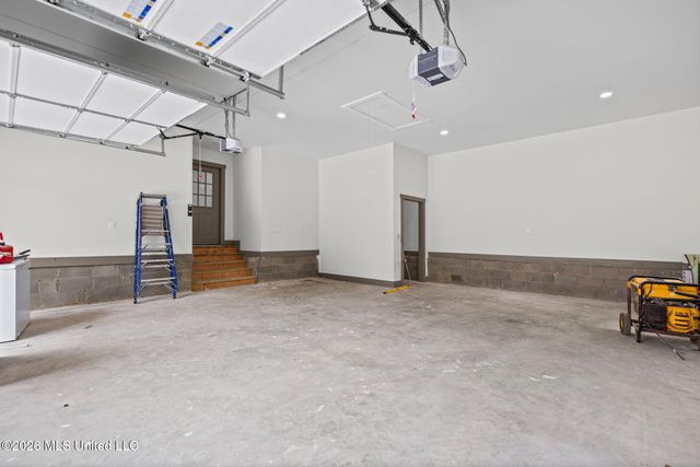 709 Coleman Avenue, Holly Springs, MS 38635