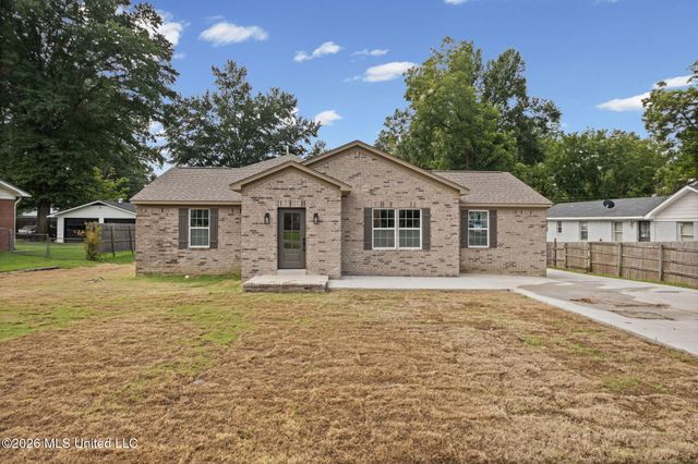 709 Coleman Avenue, Holly Springs, MS 38635