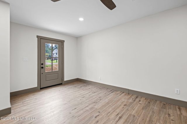 709 Coleman Avenue, Holly Springs, MS 38635