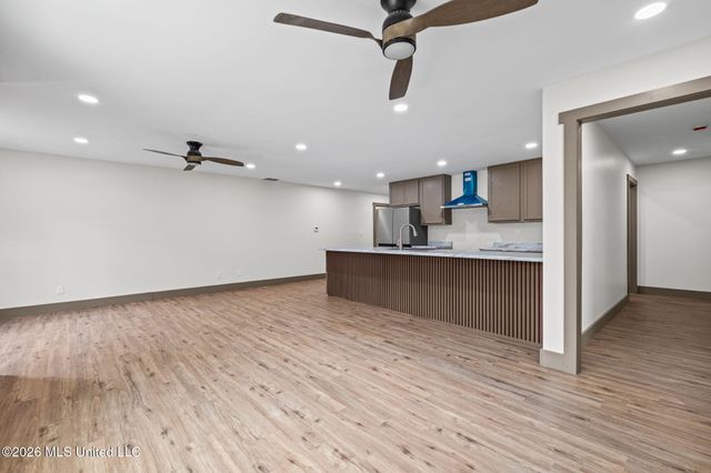709 Coleman Avenue, Holly Springs, MS 38635