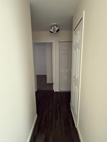 13900 Camelot Drive, Sterling Heights, MI 48312