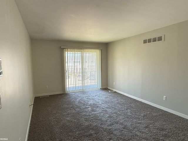 13900 Camelot Drive, Sterling Heights, MI 48312
