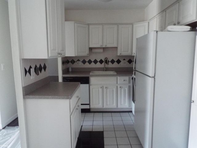 13900 Camelot Drive, Sterling Heights, MI 48312