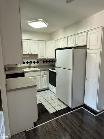 13900 Camelot Drive, Sterling Heights, MI 48312