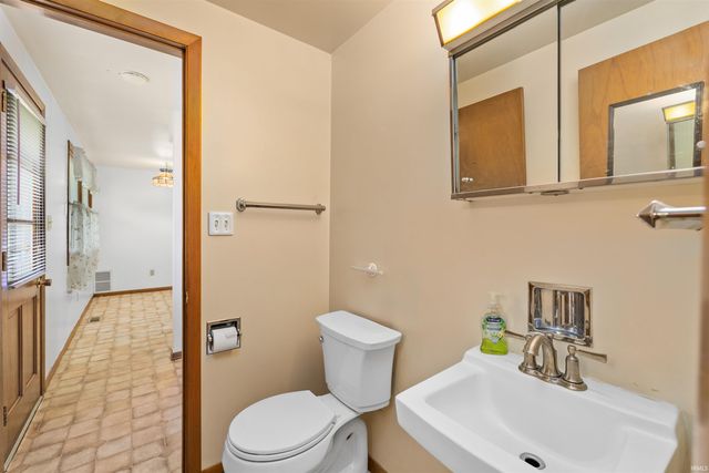 5110 Camelot Drive, Fort Wayne, IN 46815