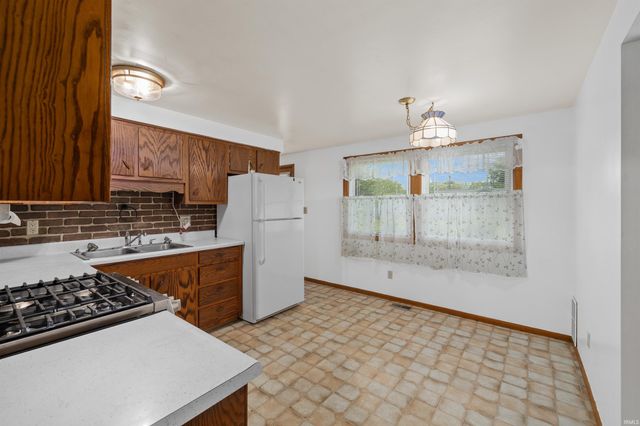 5110 Camelot Drive, Fort Wayne, IN 46815
