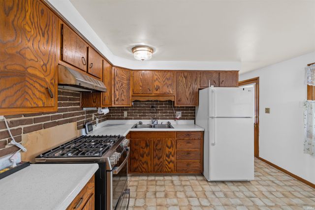 5110 Camelot Drive, Fort Wayne, IN 46815