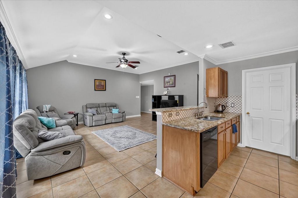 5530 Mandarin Way, Dallas, TX 75249 — photo 3