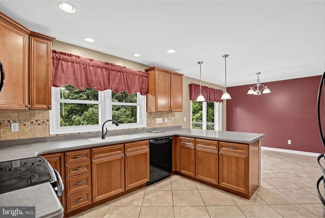 9430 SOLOMONS ISLAND RD, Owings, MD 20736