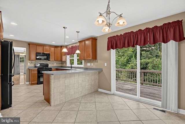 9430 SOLOMONS ISLAND RD, Owings, MD 20736