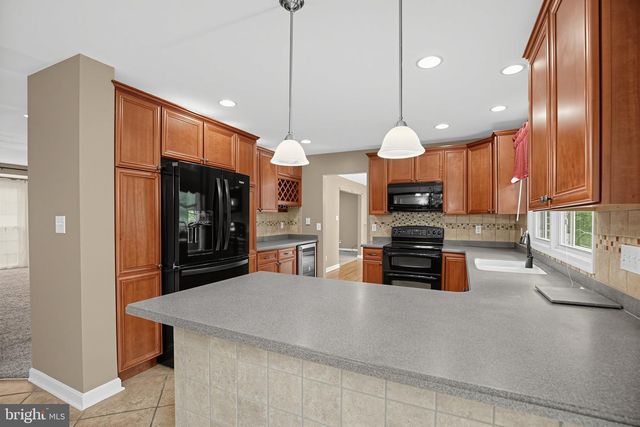 9430 SOLOMONS ISLAND RD, Owings, MD 20736