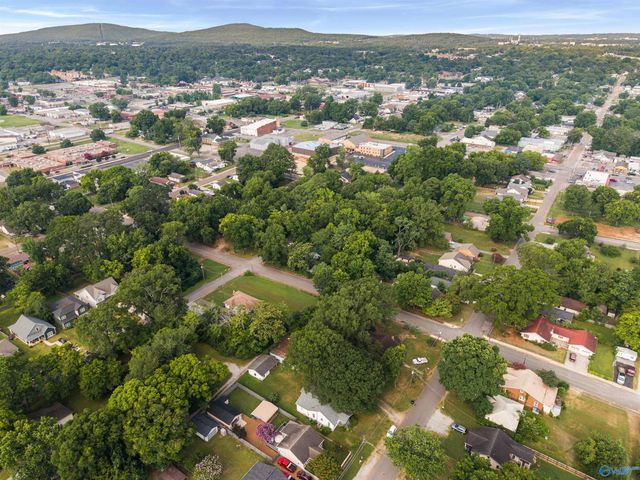 2909 6th Avenue Sw, Huntsville, AL 35805
