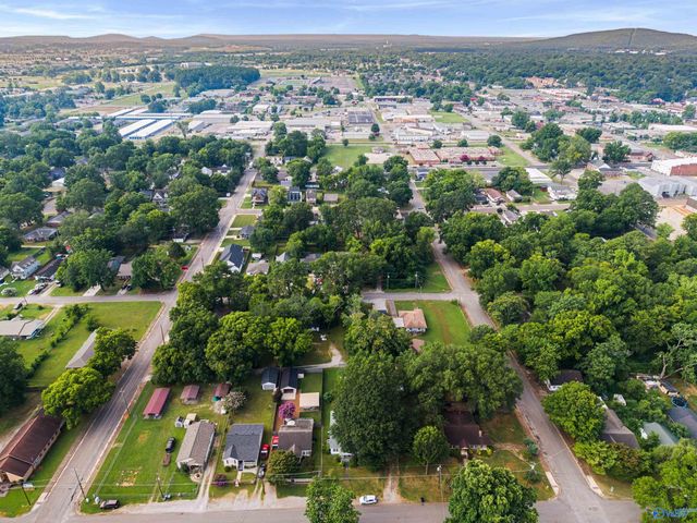 2909 6th Avenue Sw, Huntsville, AL 35805