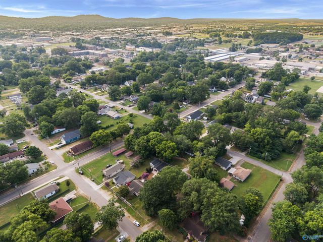 2909 6th Avenue Sw, Huntsville, AL 35805