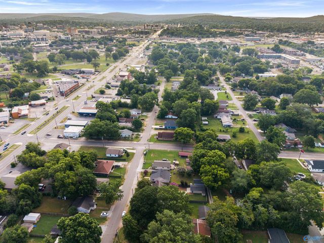 2909 6th Avenue Sw, Huntsville, AL 35805