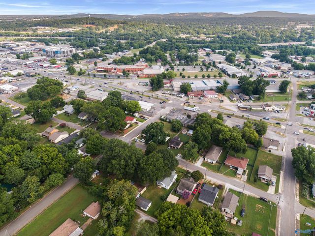 2909 6th Avenue Sw, Huntsville, AL 35805