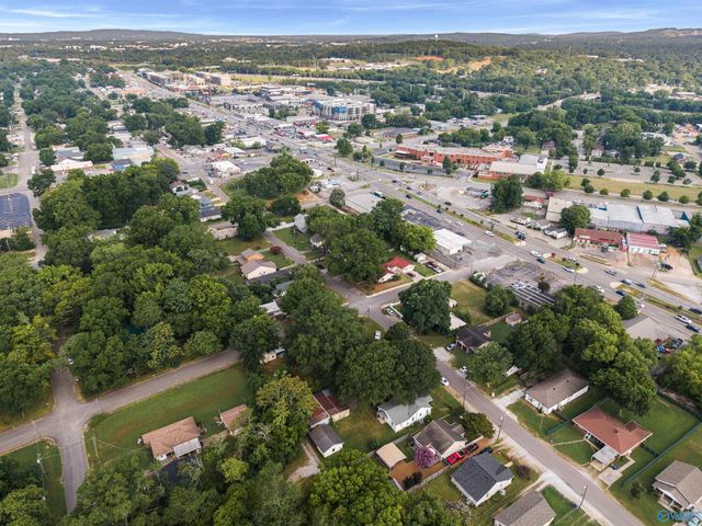 2909 6th Avenue Sw, Huntsville, AL 35805