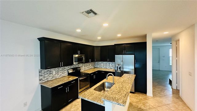5217 SW 78th Ter, Davie, FL 33328