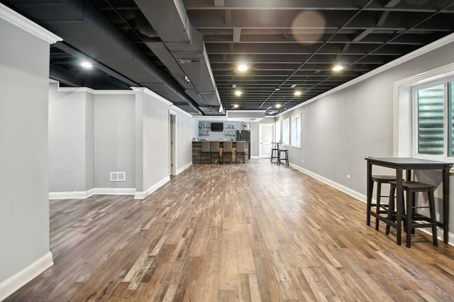 6613 Carl Court, Woodridge, IL 60517