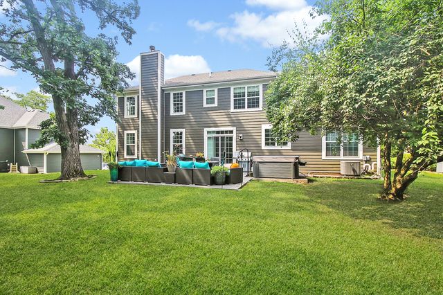 6613 Carl Court, Woodridge, IL 60517