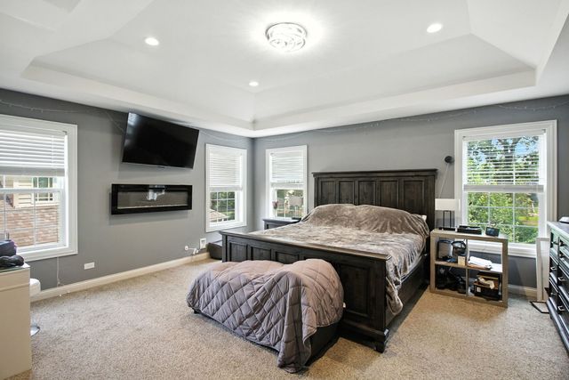 6613 Carl Court, Woodridge, IL 60517