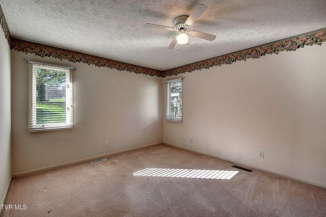 10 Crouch Court, Johnson City, TN 37615