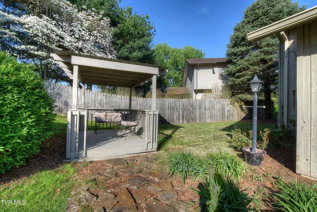 10 Crouch Court, Johnson City, TN 37615