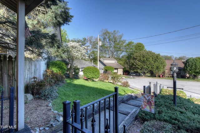 10 Crouch Court, Johnson City, TN 37615