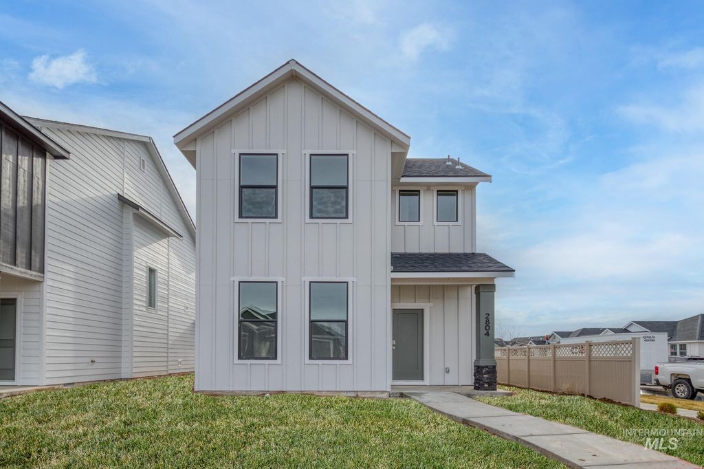 2804 N Eagle Meadow Ave, Kuna, ID 83634
