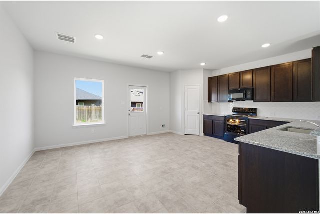 2850 Davis Trace, San Antonio, TX 78245