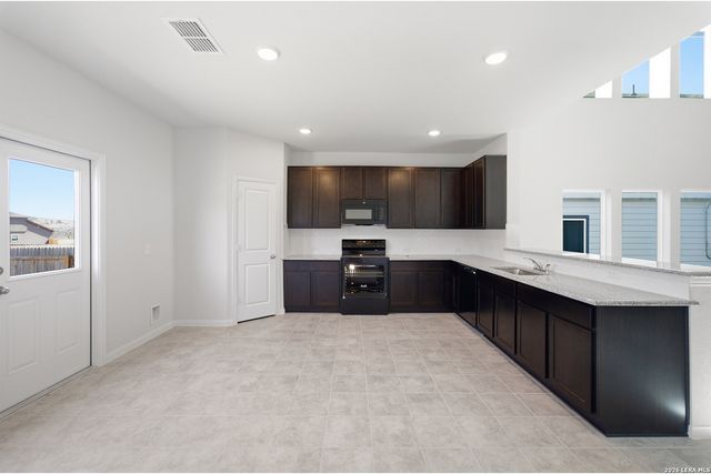 2850 Davis Trace, San Antonio, TX 78245