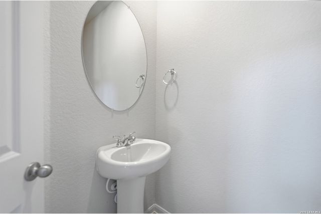 2850 Davis Trace, San Antonio, TX 78245