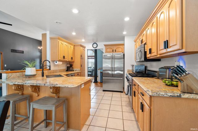 57090 Coppergate Drive, Elkhart, IN 46516